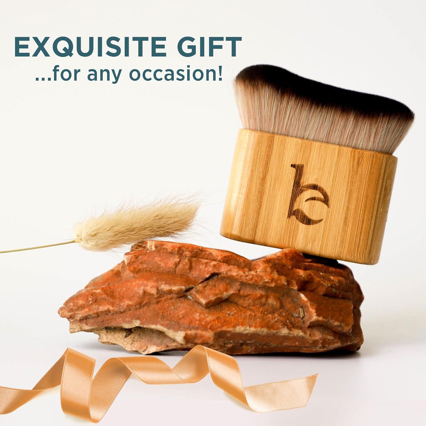 Ultra Soft Self Tanner Brush - Kabuki Brush for Body Foundation & Makeup, Blending Applicator for Tanner, Self Tanning Mitt, Achieves Sunless Streak-Free Fake Tan, Durable, Easy to Clean