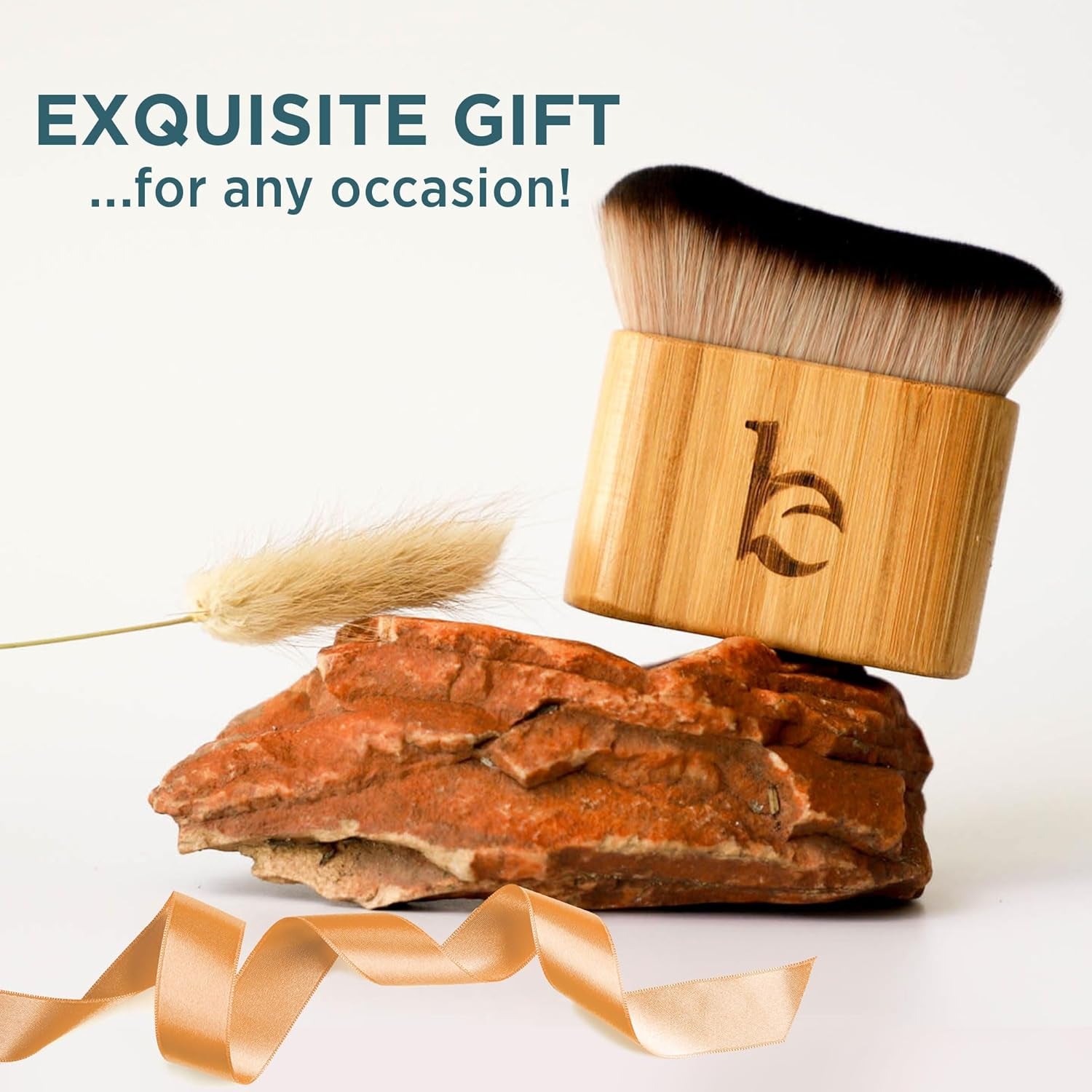 Ultra Soft Self Tanner Brush - Kabuki Brush for Body Foundation & Makeup, Blending Applicator for Tanner, Self Tanning Mitt, Achieves Sunless Streak-Free Fake Tan, Durable, Easy to Clean